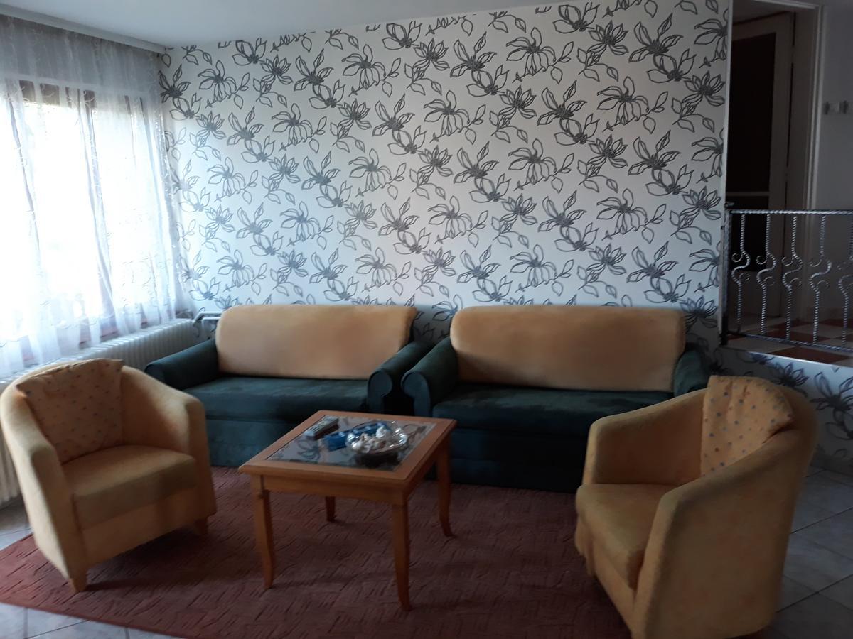 Apartament Rozsa *